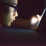 استفاده طولانی مدت کودکان از نمایشگرها