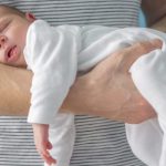 تماس پوستی روشی برای تسکین کولیک نوزاد