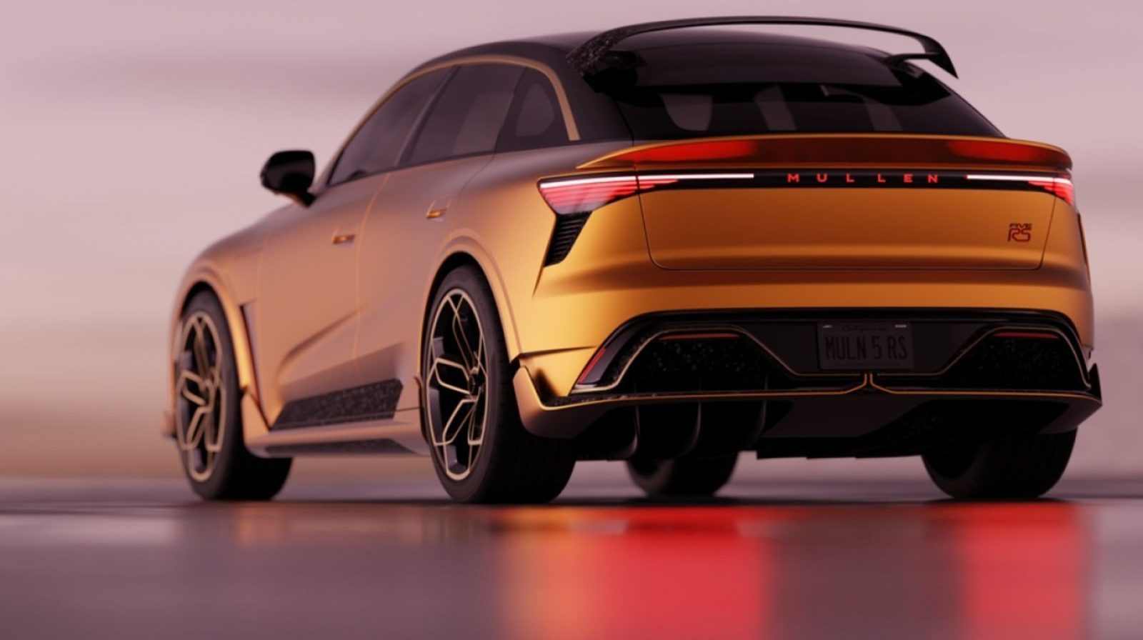 نمای سه‌چهارم عقب خودرو مولن FIVE RS