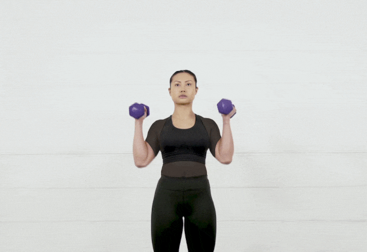 حرکات بدنسازی با دمبل؛ ۲۷ تمرین و انواع حرکات با دمبل_تونل زمان 8 ورزش با دمبل - پرس سرشانه