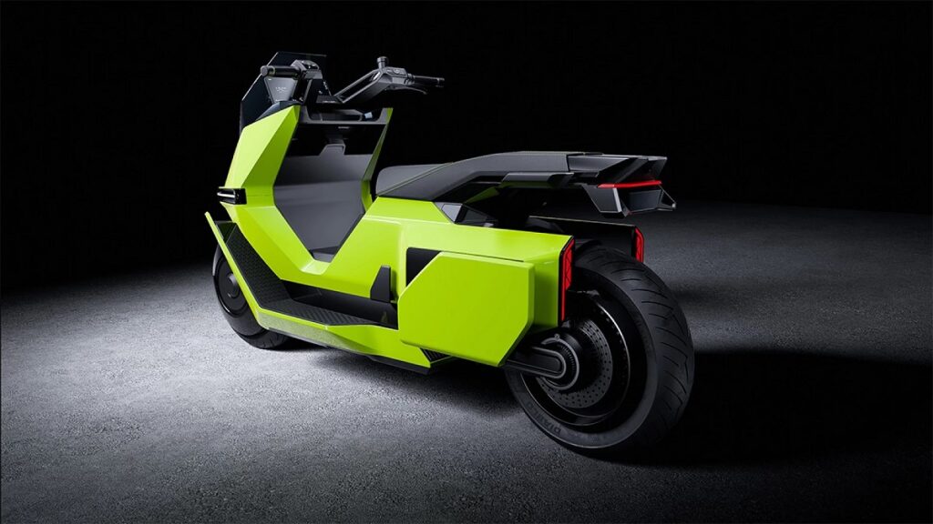 اسکوتر برقی خودران توسط استارتاپ چینی Omoway رونمایی شد_تونل زمان 5 اسکوتر برقی خودران