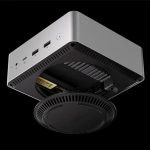 کامپیوتر Omini Plus به‌صورت معلق در هوا